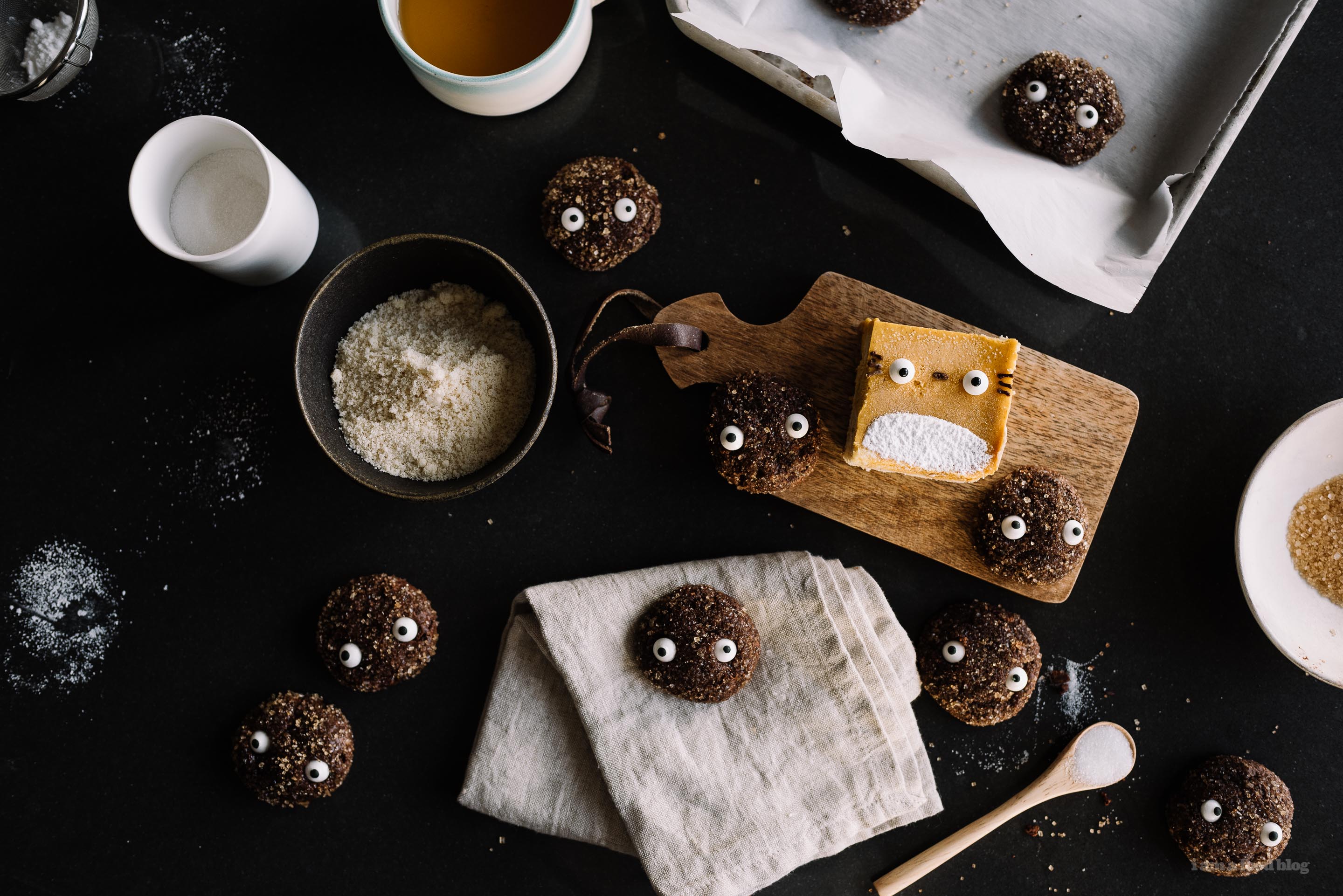 Sparkling Chocolate Totoro Soot Sprite Cookies - www.http: //elcomensal.es/