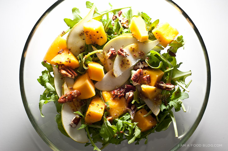 Papaya, peyala ndi arugula saladi ndi mpiru ndi laimu vinaigrette - www.http: //elcomensal.es/