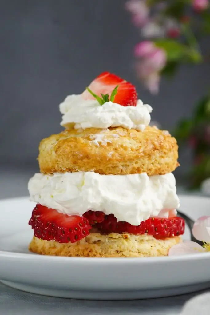 Sweet Strawberry Cake with Strawberries and Cream
