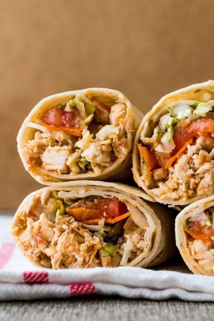 25 recetas saludables de wraps de pollo para el almuerzo o la cena con shawarma de pollo con verduras