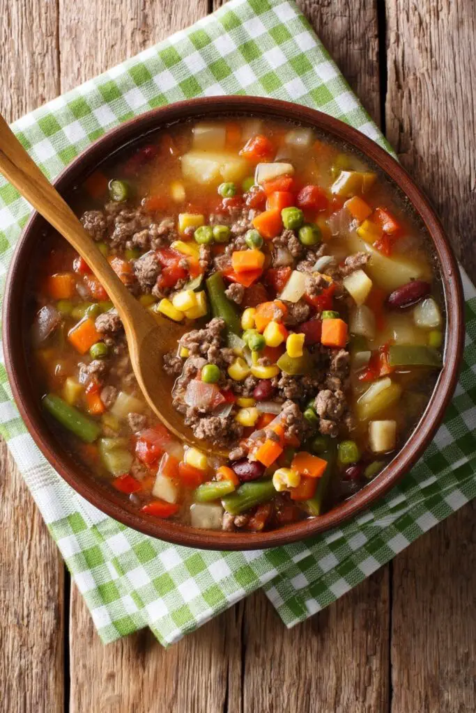 Goveđa supa od povrća sa kukuruzom, šargarepom i mahunama