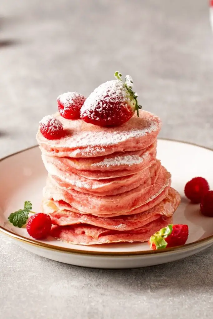 Las 30 mejores ideas para el desayuno del día de San Valentín con panqueques rosas con fresas
