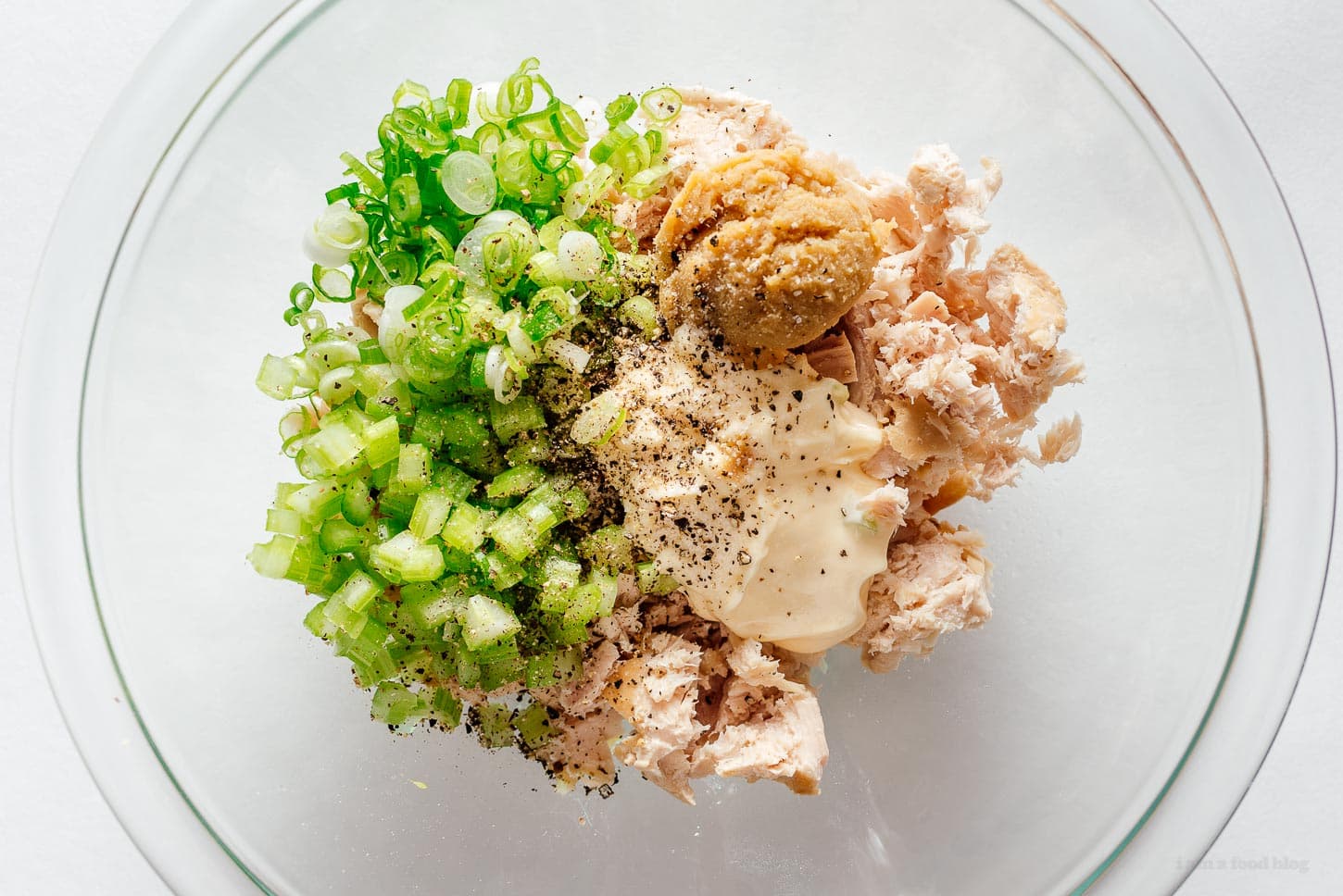 ingredientes para ensalada de atun |  www.iamafoodblog.com