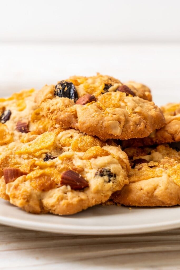 រូបមន្ត 35 មុខរបស់ Cornflake ដែលមិនត្រូវការចាននៃ Raisin Cornflake Cookies