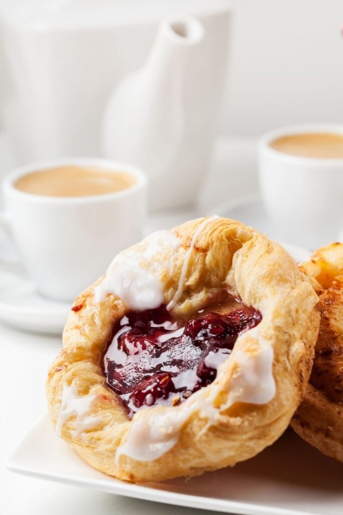 بهترین شیرینی های صبحانه با شیرینی دانمارکی قهوه گیلاس