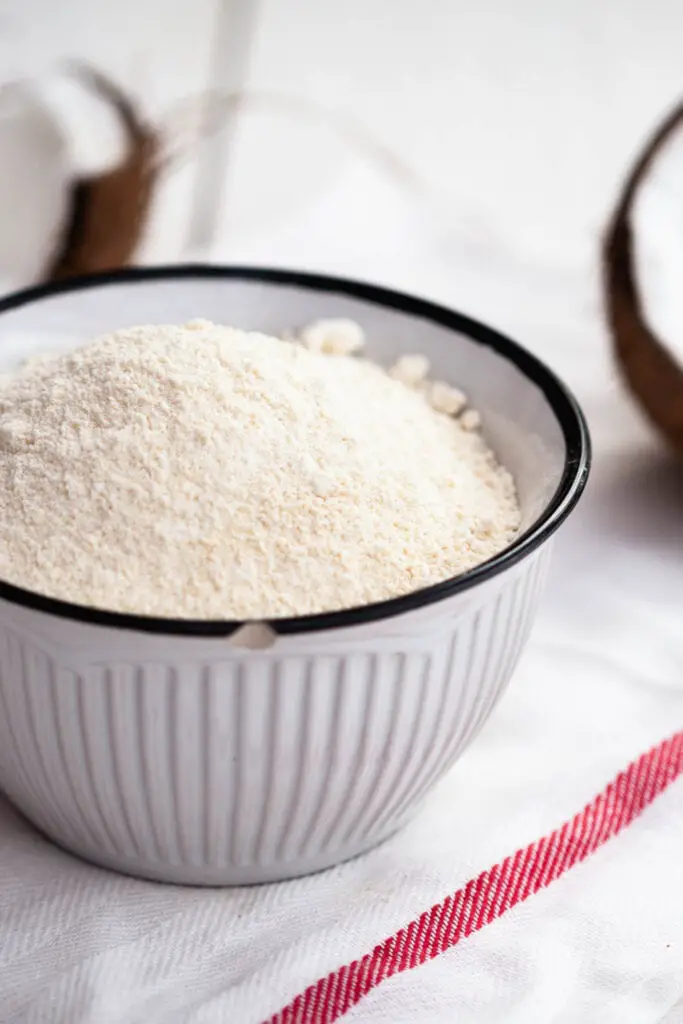 Tepung kelapa halus terbaik sebagai pengganti tepung untuk penaik