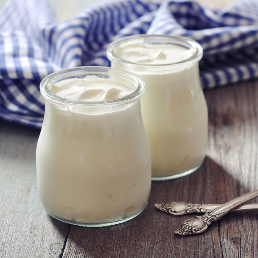 Yogurt Griego en Tarros de Cristal