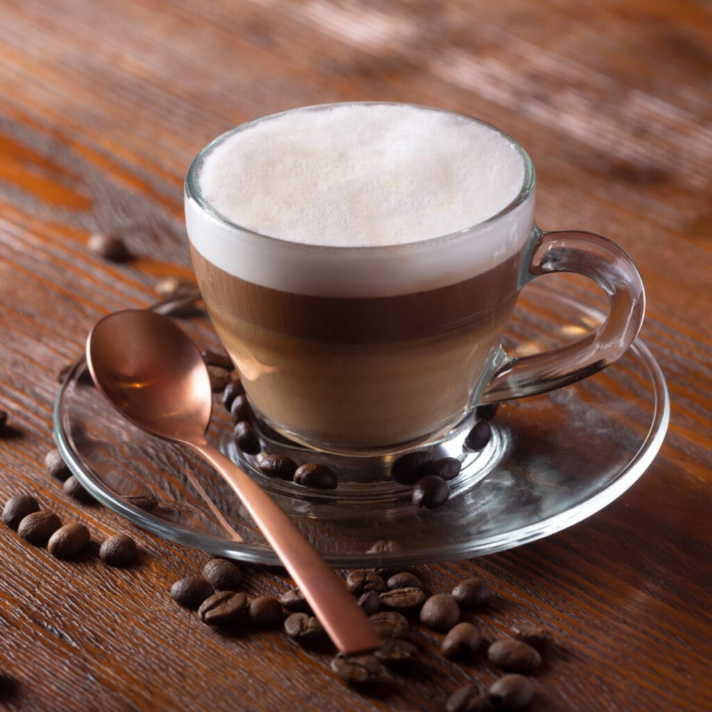 Սուրճ Misto կամ սուրճ՝ զուգորդված շոգեխաշած կաթի հետ