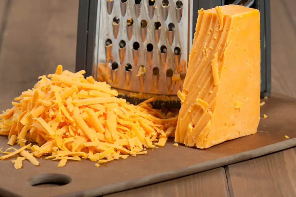 rapé amb formatge cheddar