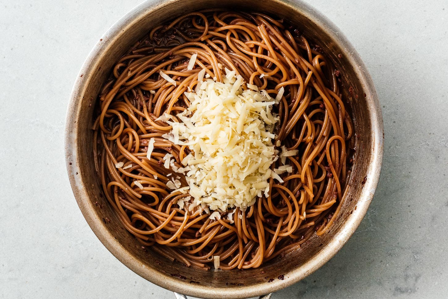 spaghetti in red wine with cheese | www.iamafoodblog.com