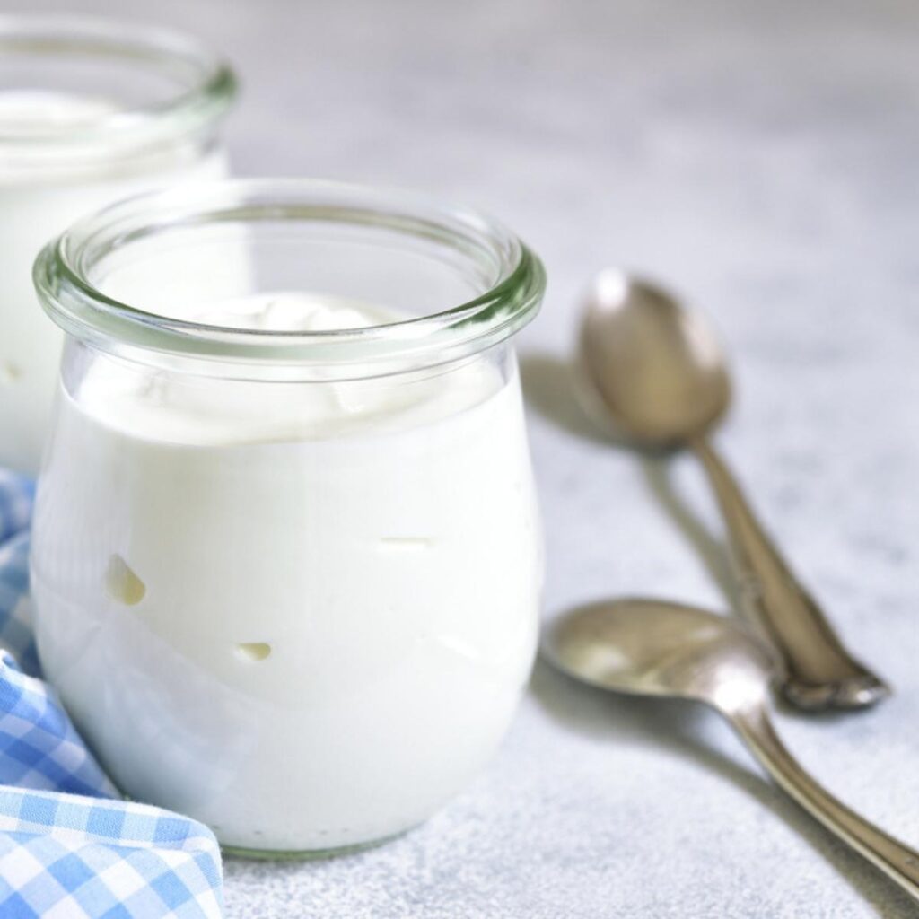 iogurt in un vasu di vetru