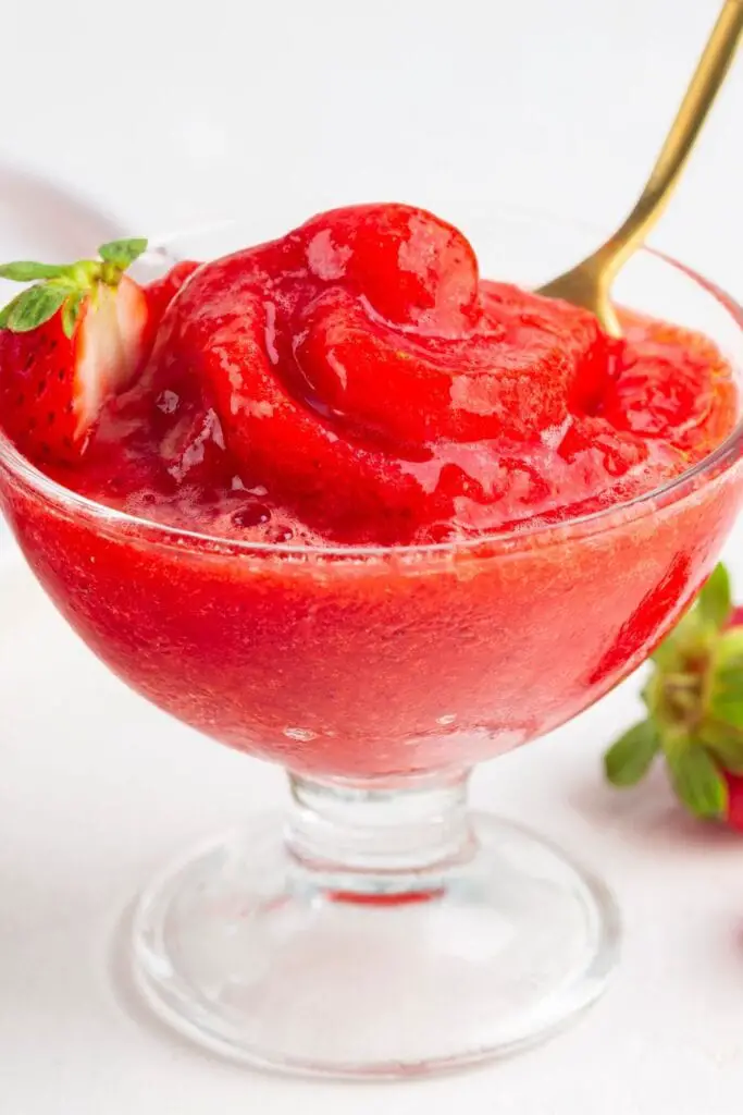 Deigh Eadailteach Strawberry Sweet Homemade