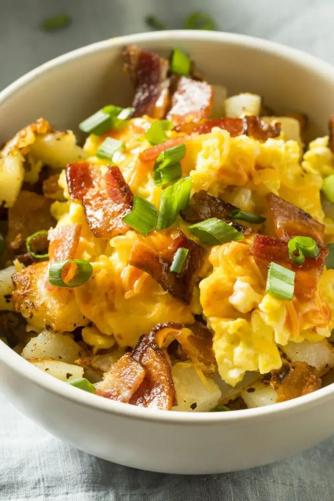 I-Bacon Egg kanye ne-Potato Breakfast Bowl