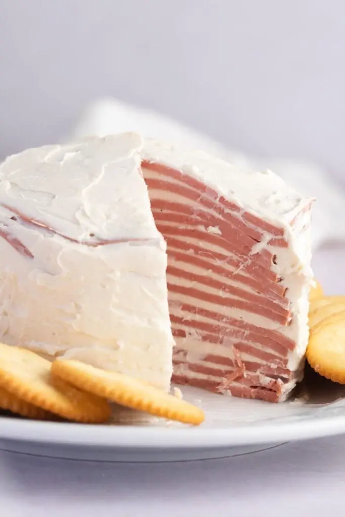 នំ Bologna លាបជាមួយ Cream Cheese Frosting និងនំកែកឃឺ