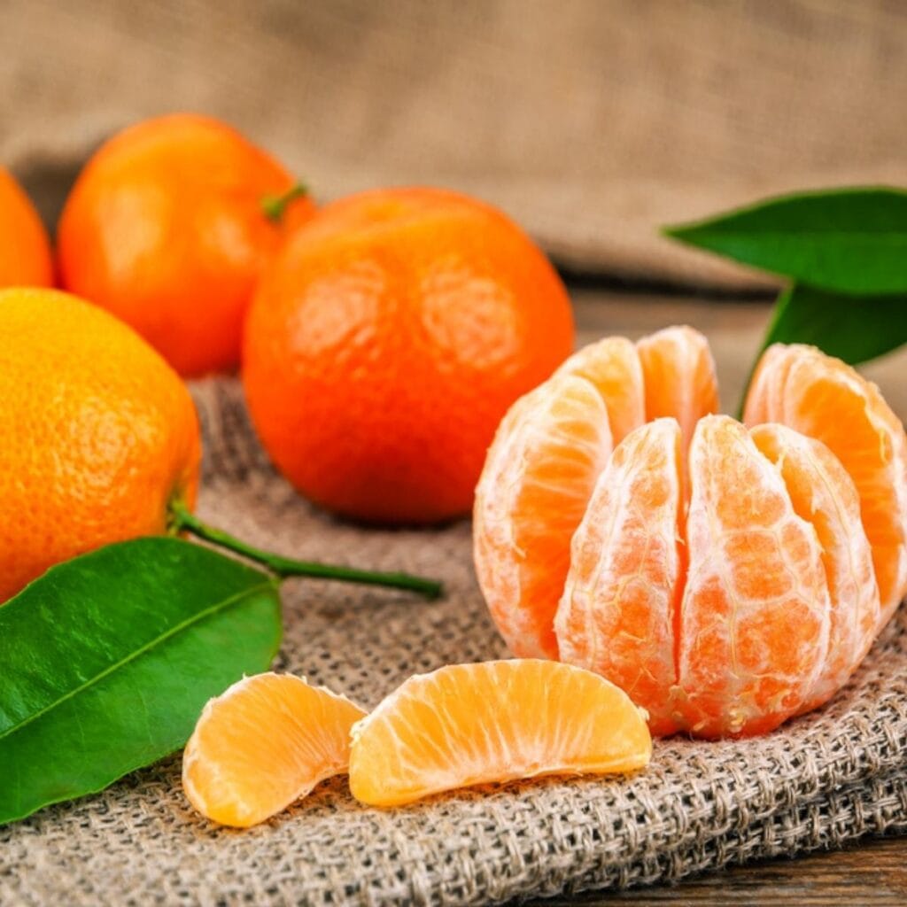 Mandarinas frescas peladas