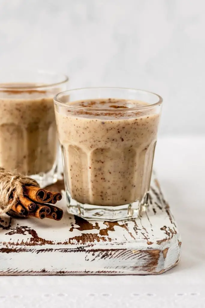 Batido de dátiles con canela