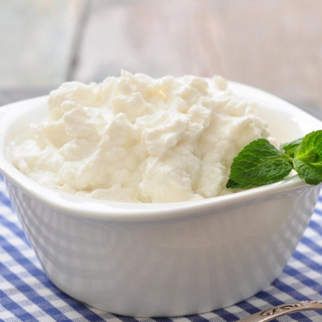 Bakuli la jibini la Ricotta