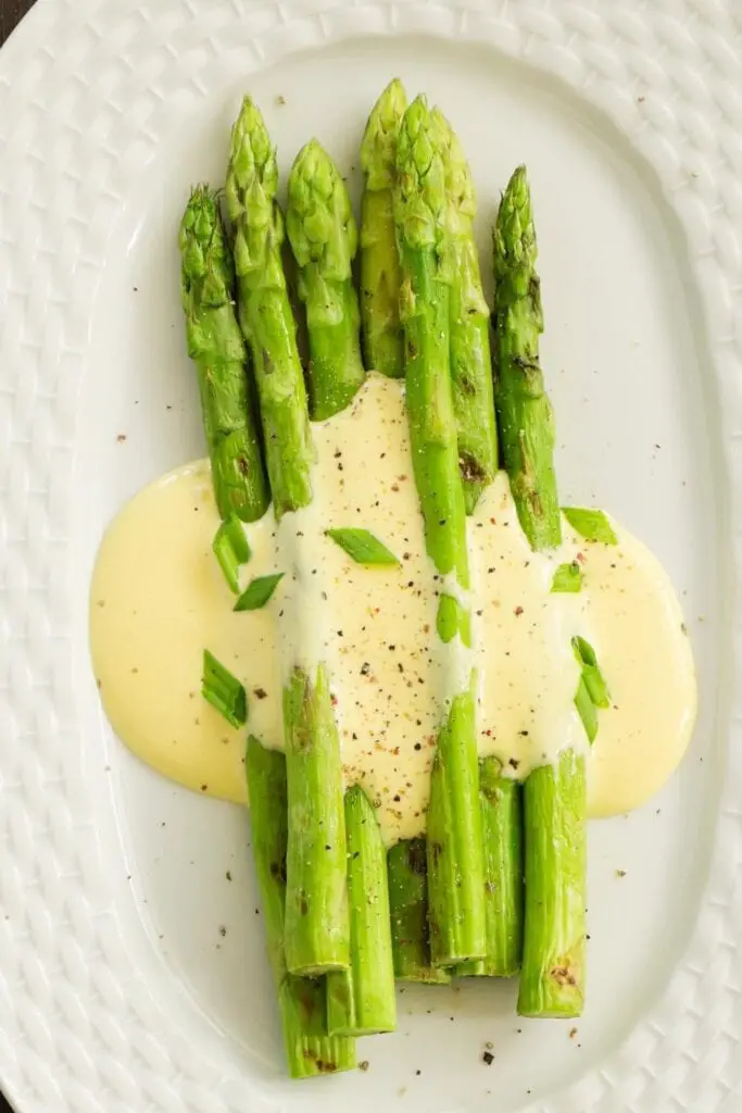 Class Asparagus Cum Hollandaise condimentum