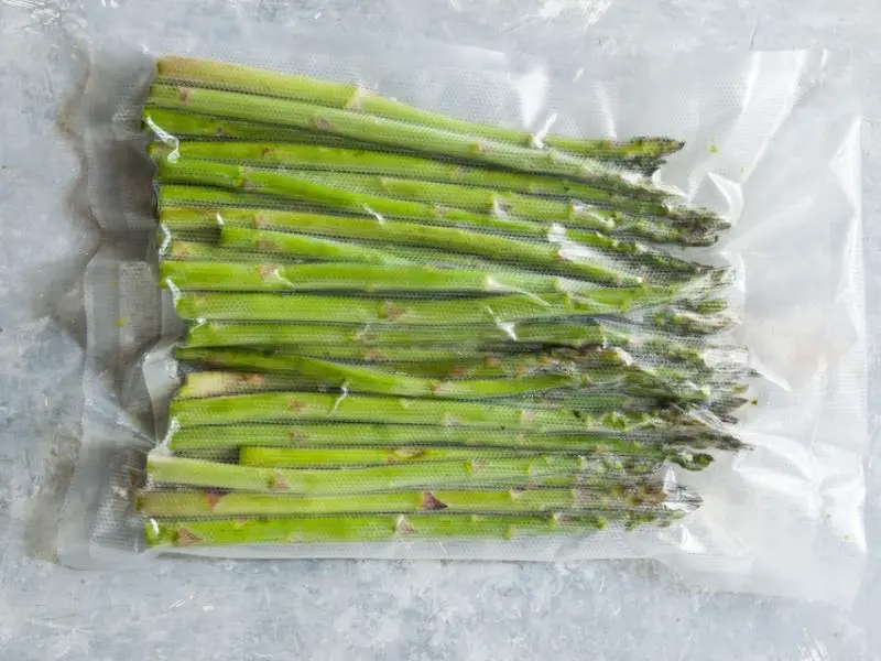 Vacuum bagged asparagus