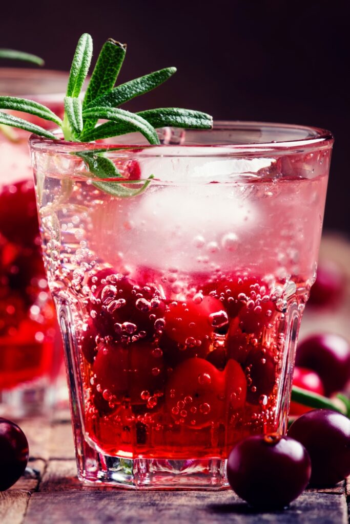 Cranberry Gin Cocktail oo sakhraansan
