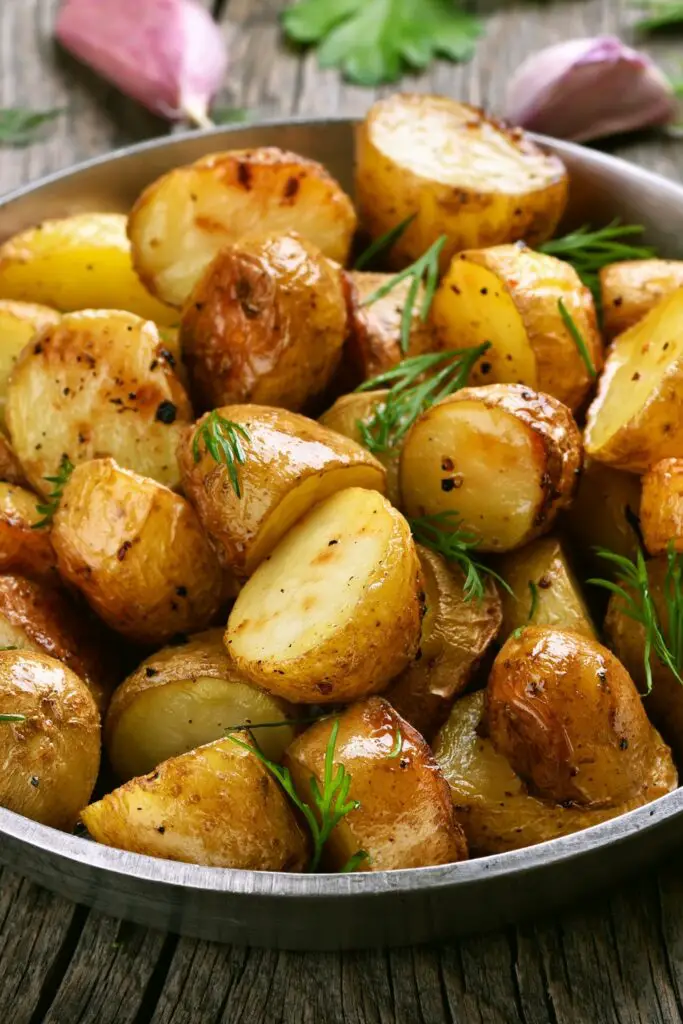 Stekt poteter med hvitløk og rosmarin