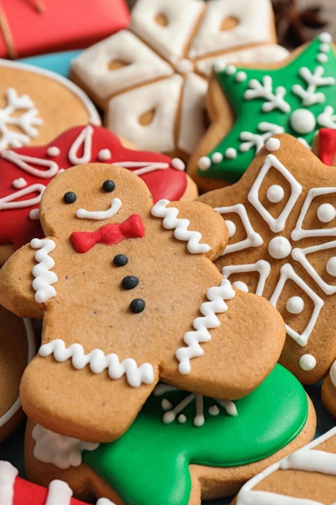 Biscotti dolci tagliati cù gingerbread è forme di stella