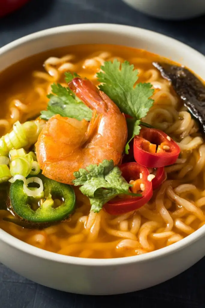 CONDITUS Seafood Ramen noodles cum Alpheus et Bell Peppers