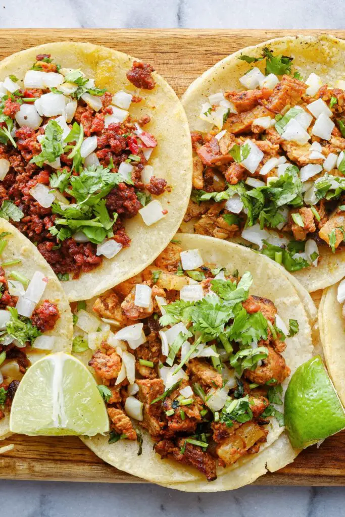 Diferentes Tipos De Tacos De Cerdo Y Res Con Limón