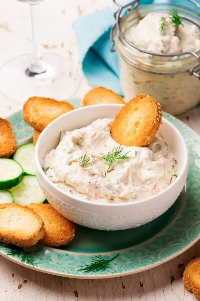 Dip Casero De Salmón Ahumado Con Galletas