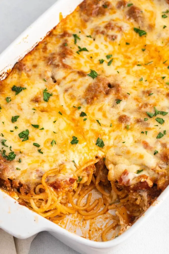 ʻO ka Spaghetti Miliona Dala Homemade me ke kī a me nā mea kanu