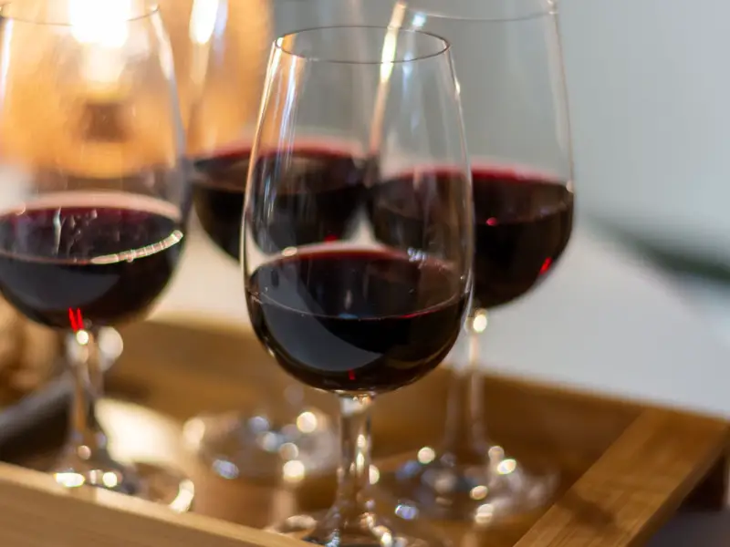 Cuatro copas de vino de Rioja