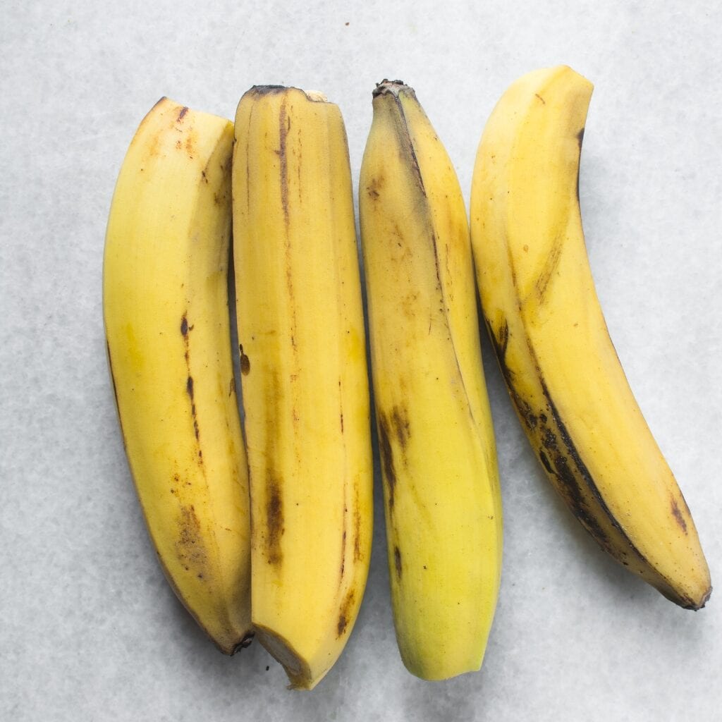 Plátanos amarillos maduros