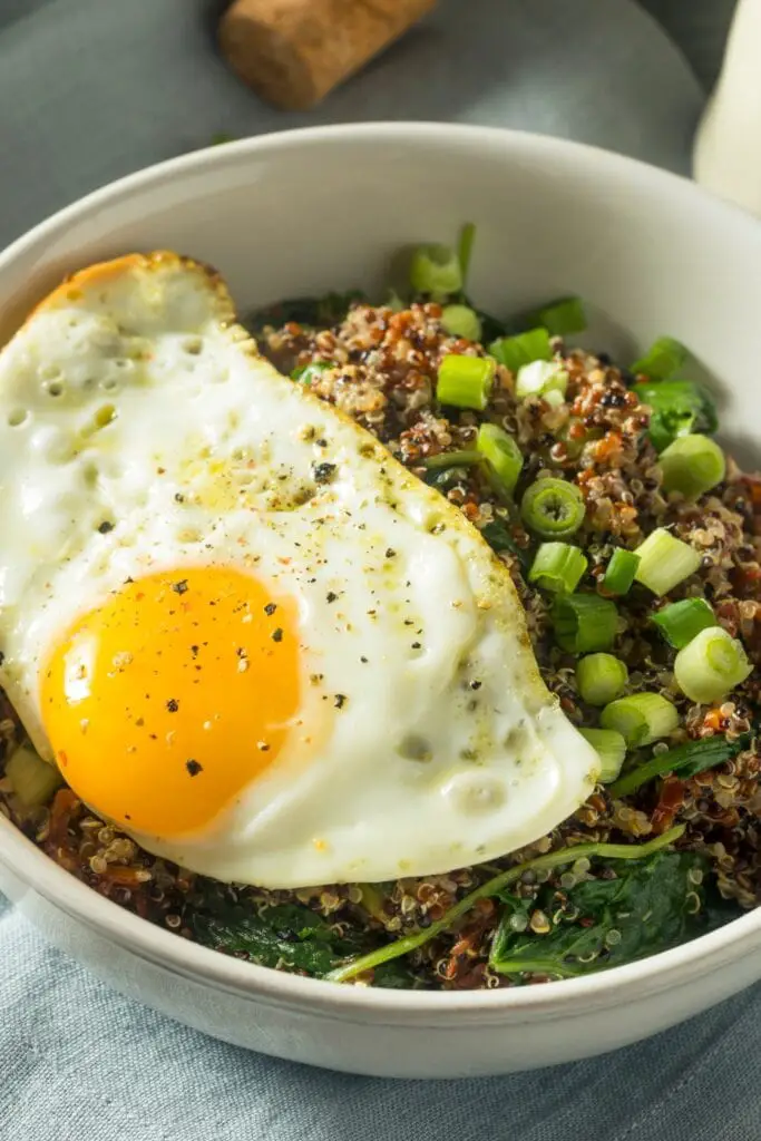 Desayuno Saludable Quinoa con cebolla y huevo