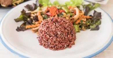 Røde ris, en farverig og kulinarisk rejse gennem traditioner